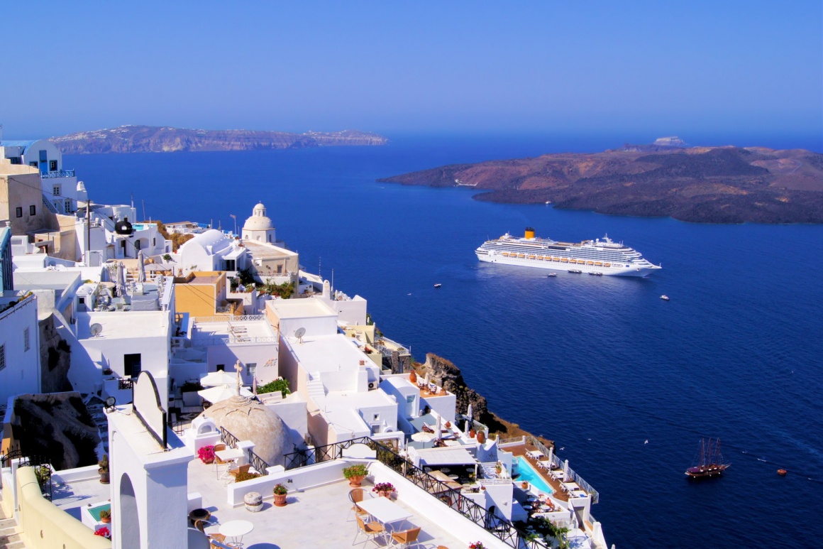 'Panoramic view of the town of Fira, Santorini, Greece' - Santorini