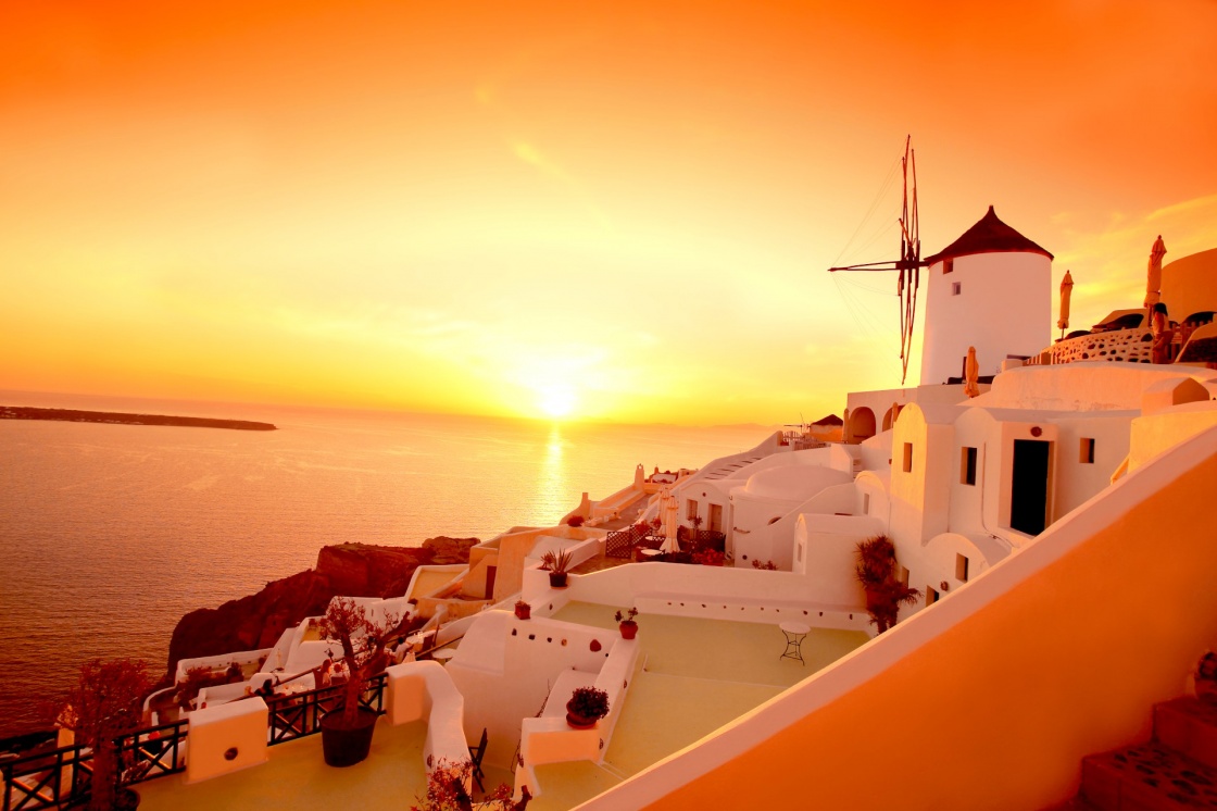 Ihaile maailman kuuluisinta auringonlaskua Santorinilla